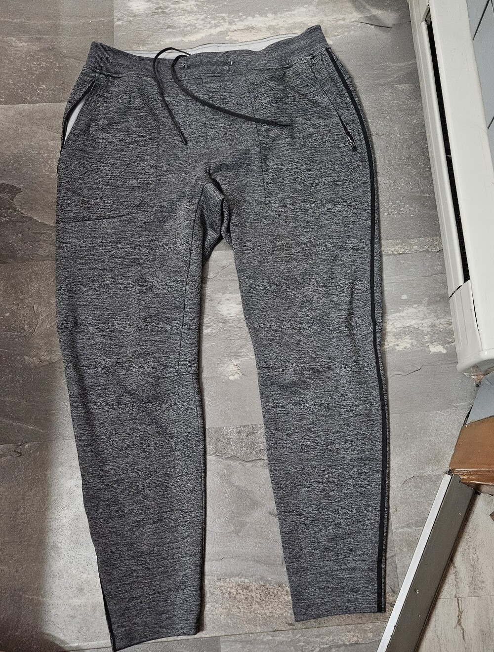 Lululemon "Textured Tech Pant". Heathered Grey, Touch Of Black. 29". Size XL.